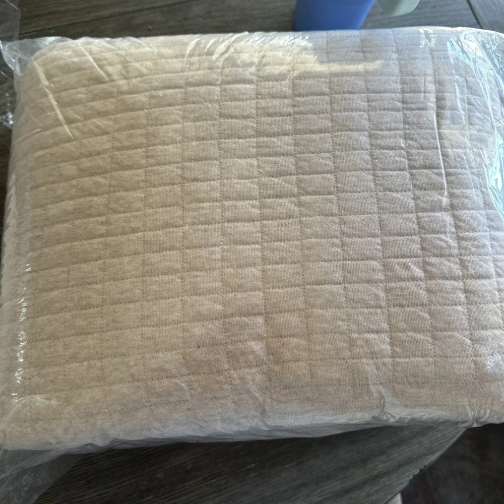 Threshold King Jersey Quilt,‎ New